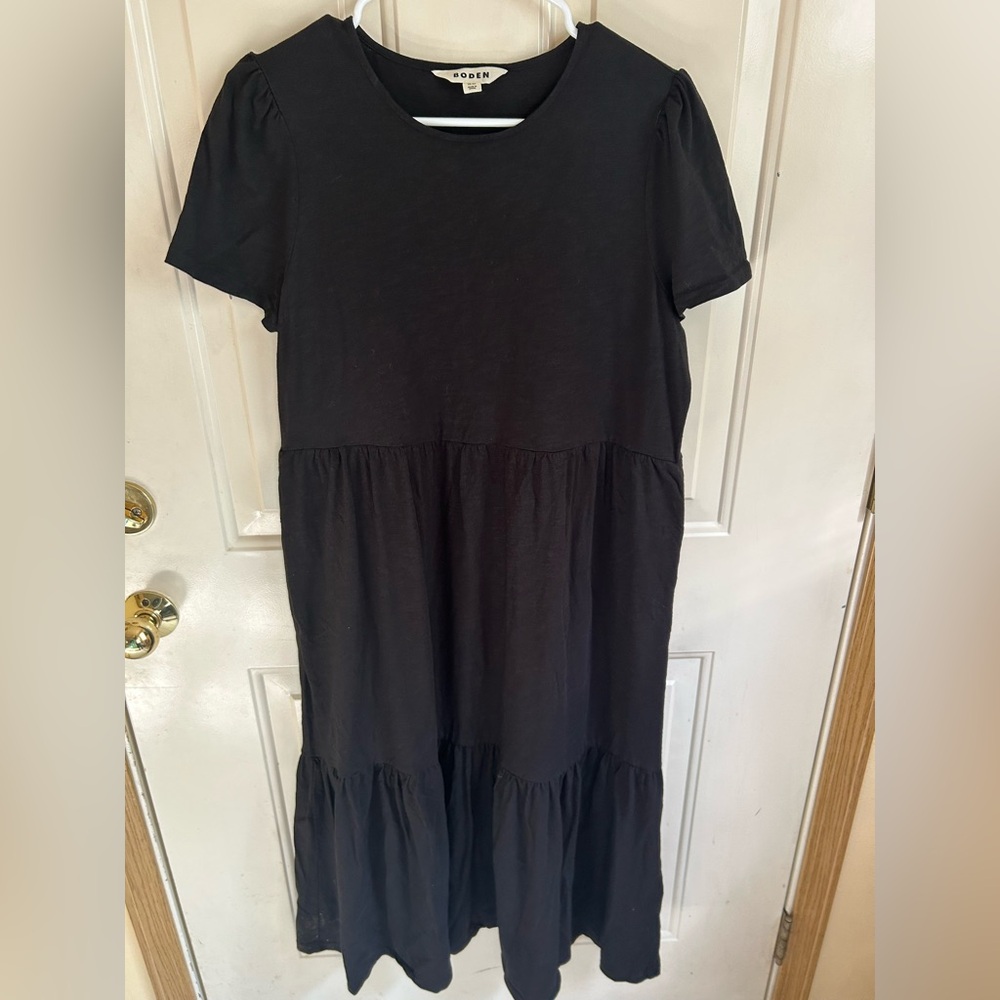 Boden Emma Tiered Jersey Midi Dress - Black - size 12P - Picture 2 of 5